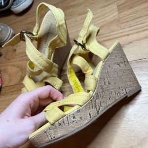 Yellow wedges
